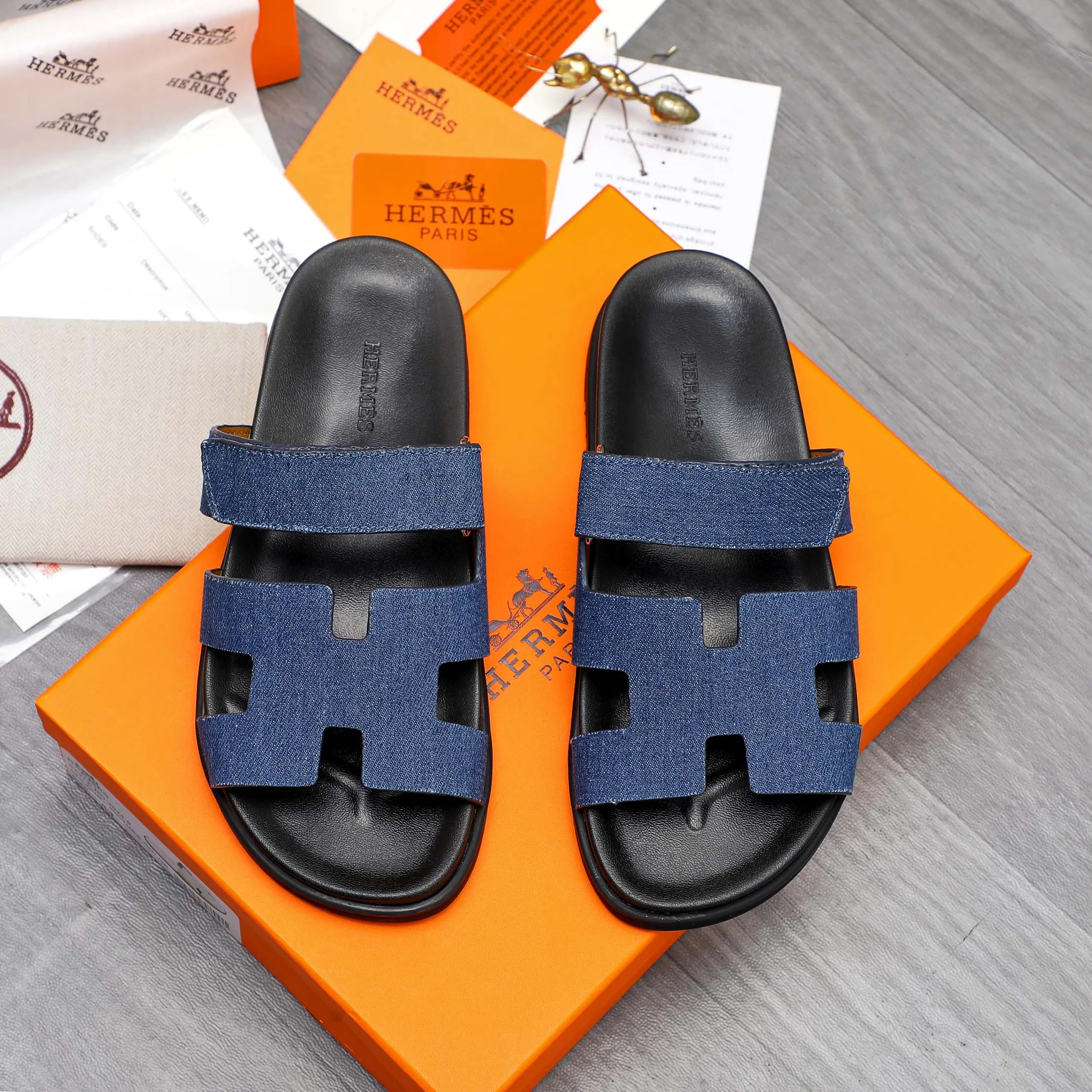 Men's shoes 💰340 Product trademark: Hermes "Hermes" Couple's slippers Regular size: 36-46 Product material: Selected breathable denim upper, microfiber lining, original outsole